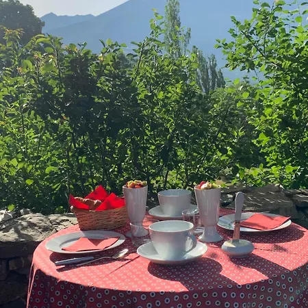 Couette-café La Bousquetière