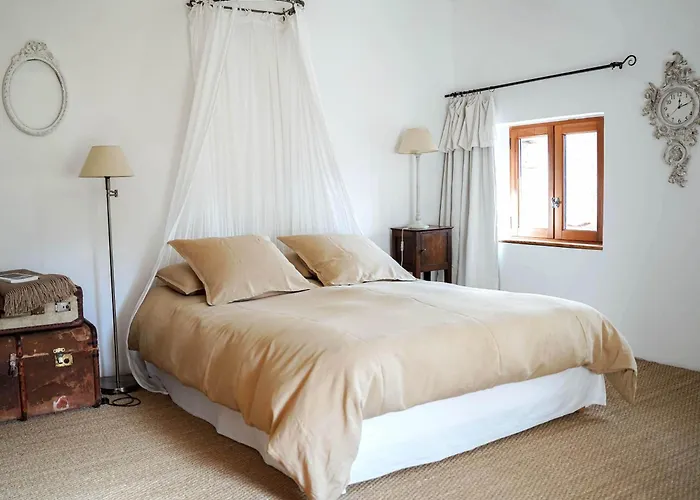 La Bousquetière Couette-café 3*